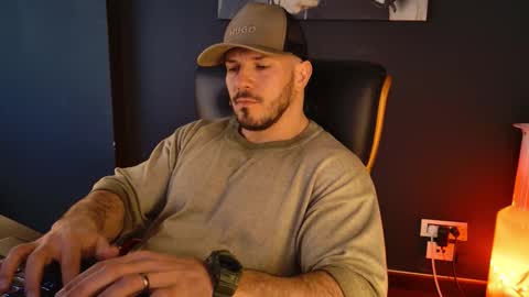 Snapshot of angeloeric chatting on February 27, 12:38 pm BlackWolf online show from February 27, 12:38 pm