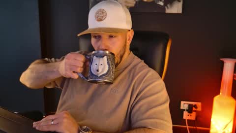 Snapshot of angeloeric chatting on February 28, 12:06 pm BlackWolf online show from February 28, 12:06 pm