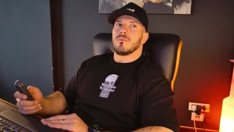 Snapshot of angeloeric chatting on March 2, 11:06 am BlackWolf online show from March 2, 11:06 am