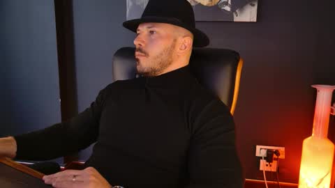 Snapshot of angeloeric chatting on March 19, 11:14 am BlackWolf online show from March 19, 11:14 am