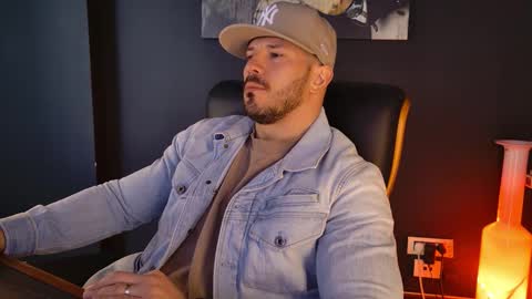 Snapshot of angeloeric chatting on March 21, 9:58 am BlackWolf online show from March 21, 9:58 am