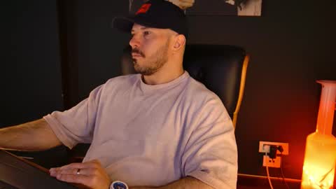 Snapshot of angeloeric chatting on March 29, 8:47 am BlackWolf online show from March 29, 8:47 am