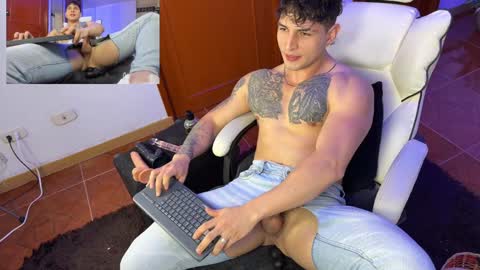 Angelo Ferro online show from December 19, 3:19 pm