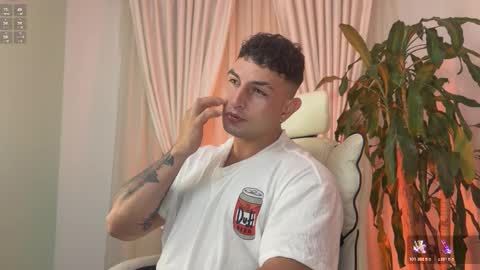 Angelo Ferro online show from December 17, 2:50 am