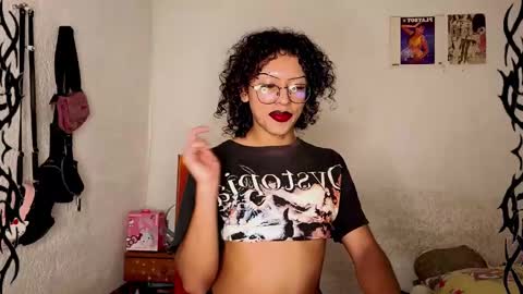 Snapshot of angelsdustxxx chatting on December 5, 5:04 am online show from December 5, 5:04 am