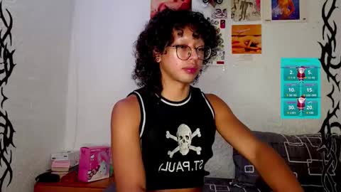 Snapshot of angelsdustxxx chatting on December 30, 9:59 am online show from December 30, 9:59 am