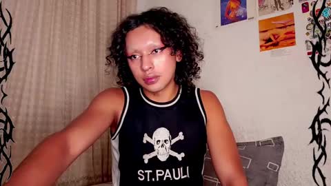Snapshot of angelsdustxxx chatting on January 24, 6:14 am online show from January 24, 6:14 am