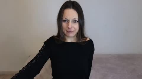 Giulia online show from February 5, 2:00 pm