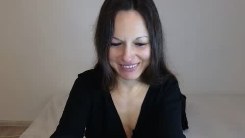 Giulia online show from February 7, 1:59 pm