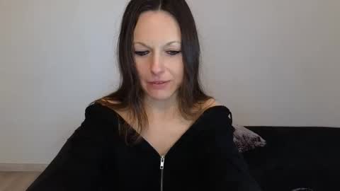 Giulia online show from February 27, 12:05 pm