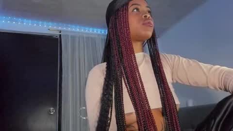 Snapshot of angelsmia_ chatting on February 24, 8:38 am MIA available content ask online show from February 24, 8:38 am