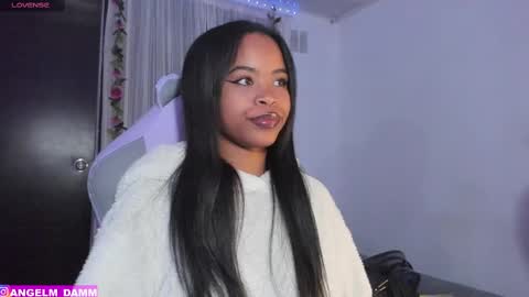 Snapshot of angelsmia_ chatting on March 6, 4:19 am MIA available content ask online show from March 6, 4:19 am