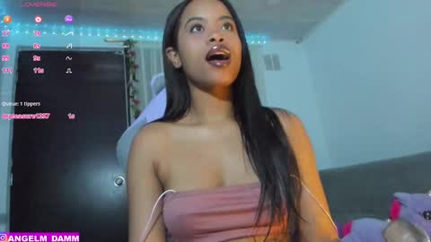 Snapshot of angelsmia_ chatting on March 8, 3:50 am MIA available content ask online show from March 8, 3:50 am