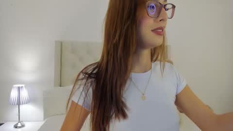 Snapshot of angely_sweet01 chatting on February 15, 9:22 pm Angely online show from February 15, 9:22 pm