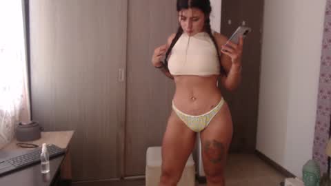 Angie online show from December 3, 7:44 pm