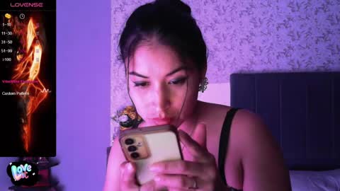 Snapshot of angiebaxter chatting on January 31, 1:43 am Angiebaxt online show from January 31, 1:43 am