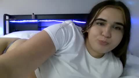 Snapshot of angilina007 chatting on June 12, 10:52 pm angilina007 online show from June 12, 10:52 pm