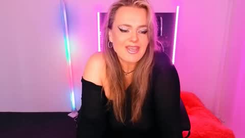 Aniela online show from September 14, 7:07 am