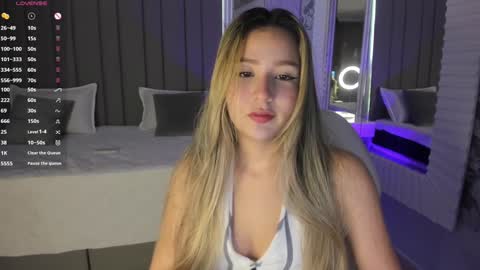 Snapshot of aniie_pink_ chatting on January 15, 10:27 am Maria online show from January 15, 10:27 am
