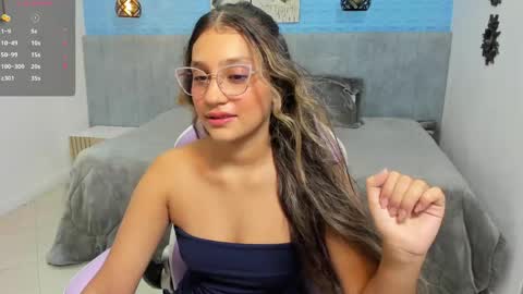 Snapshot of aniie_princess_18 chatting on May 30, 10:18 pm anni online show from May 30, 10:18 pm