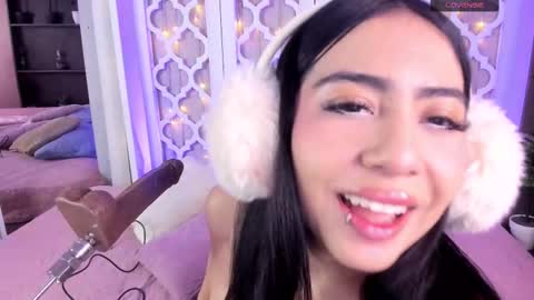 Snapshot of aniie_west chatting on February 8, 12:17 pm aniie_west online show from February 8, 12:17 pm