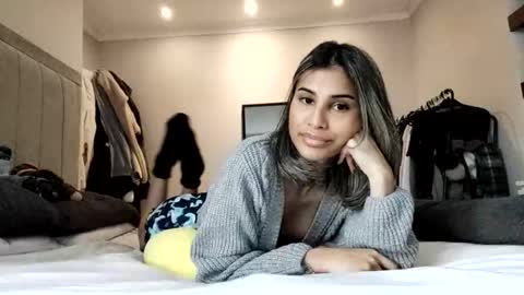 Snapshot of aniishaa chatting on February 15, 12:43 pm anisha online show from February 15, 12:43 pm