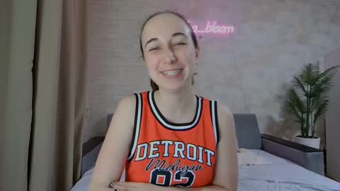 anikabloom online show from February 13, 4:54 am