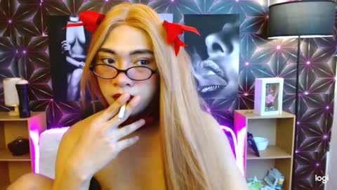 Snapshot of anikaportuna chatting on March 6, 5:35 am Anika online show from March 6, 5:35 am