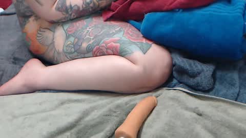 Snapshot of animergamergirl chatting on April 13, 2:06 am Twitter at animegamergrl. No vids for sale on Chaturbate. online show from April 13, 2:06 am