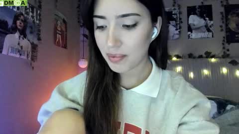 Snapshot of anisa_sweet chatting on October 12, 6:01 am Anisa Moan from LovenseWet from Tip MenuOpen for Private online show from October 12, 6:01 am