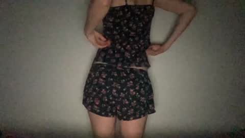 Anise online show from December 11, 3:37 pm