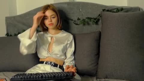anita__grey online show from December 19, 8:34 pm
