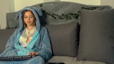 anita__grey online show from December 19, 11:35 pm