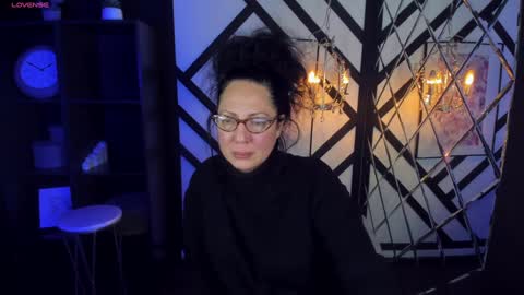 Anita online show from December 29, 3:57 pm