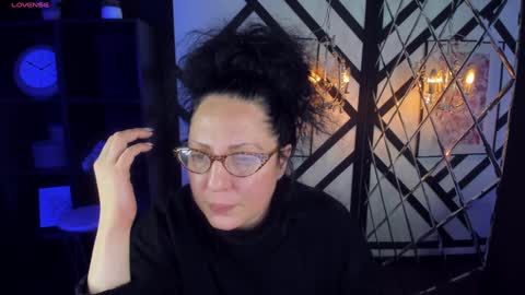 Anita online show from December 29, 7:00 pm