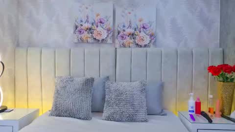 Dania Lpez online show from October 11, 12:15 pm