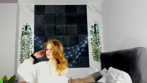 anitaa joyful online show from April 1, 1:39 am