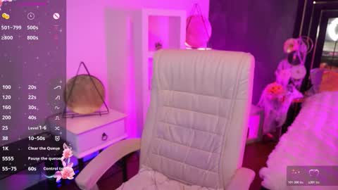 Anita online show from November 1, 6:43 pm