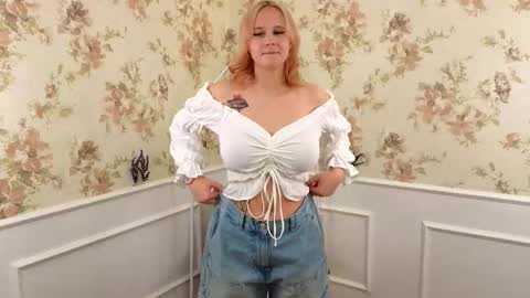 Snapshot of anitawindmeyer chatting on September 30, 5:51 pm Anita online show from September 30, 5:51 pm