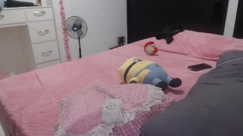 Snapshot of anitta_bell1 chatting on March 6, 3:02 am anitta_bell1 online show from March 6, 3:02 am
