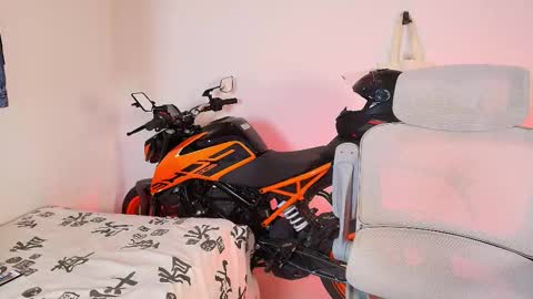 Snapshot of anky_xx chatting on December 2, 4:40 am Anky online show from December 2, 4:40 am