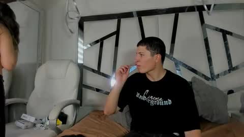 Snapshot of anlleloandangela chatting on April 5, 9:01 pm ANGEL AND TEFY online show from April 5, 9:01 pm