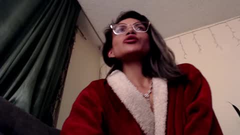 Snapshot of anmaadler chatting on December 23, 6:11 am Anma Adler online show from December 23, 6:11 am