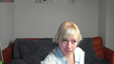 ann_annise online show from May 11, 4:04 pm