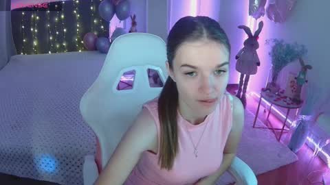 ann_woood online show from March 18, 7:11 am