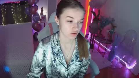 ann_woood online show from March 23, 7:01 am