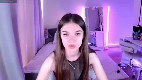 ann_woood online show from May 4, 6:31 am