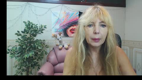 Anna Ditrih online show from January 23, 12:30 pm