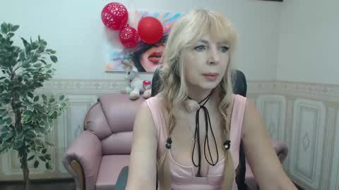 Anna Ditrih online show from February 15, 3:50 pm