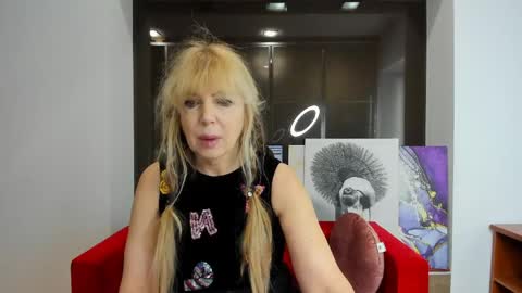 Anna Ditrih online show from March 22, 6:39 am